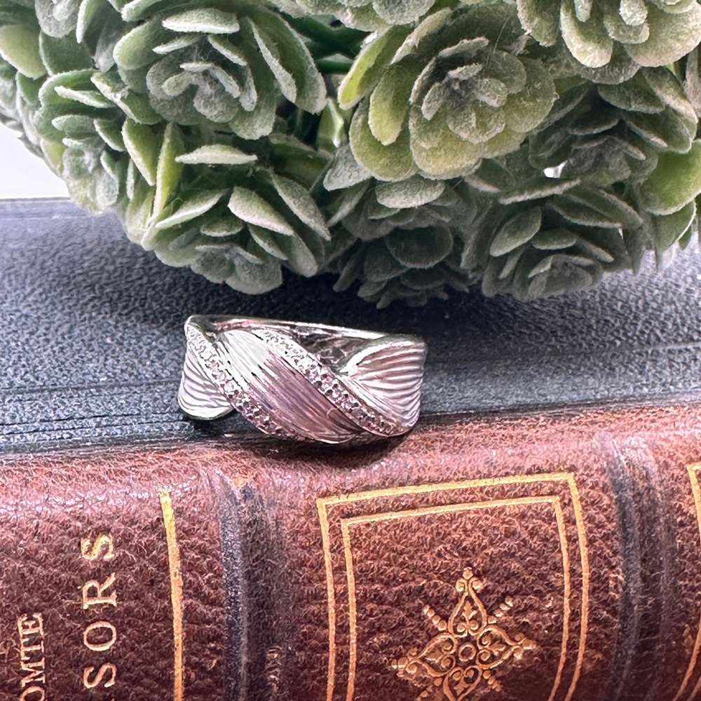Elegant Sterling Silver & Diamond Ring with Intricate Design